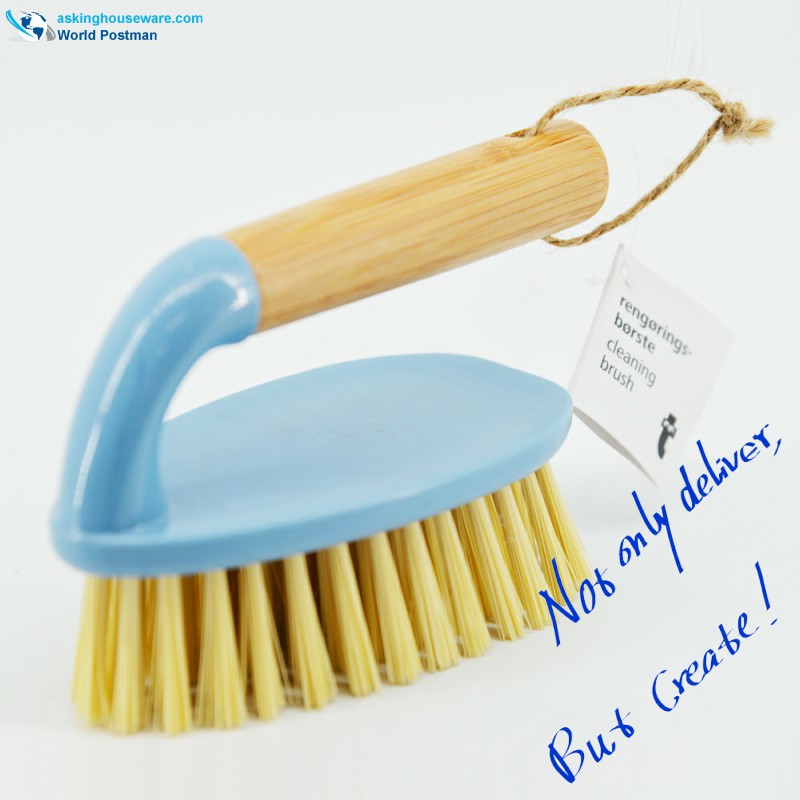 A escova de bambu de Akbrand que esfrega a escova de limpeza calça a escova de roupa da escova na cor do azul de céu