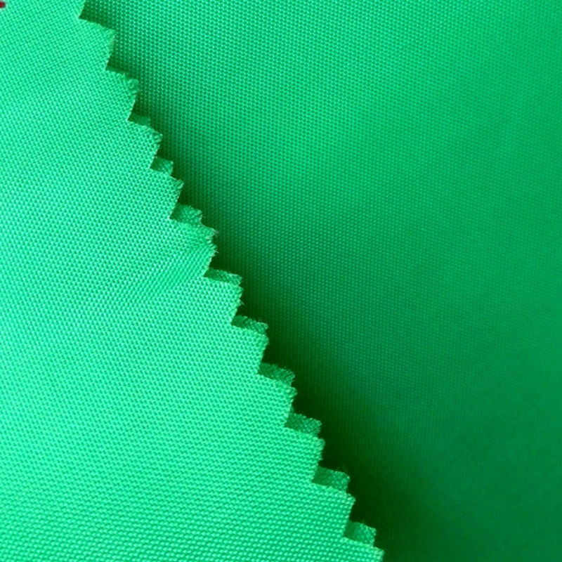 PVC da tela da capa de chuva do poliéster que reveste a tela do tafetá 210T para a matéria têxtil da roupa