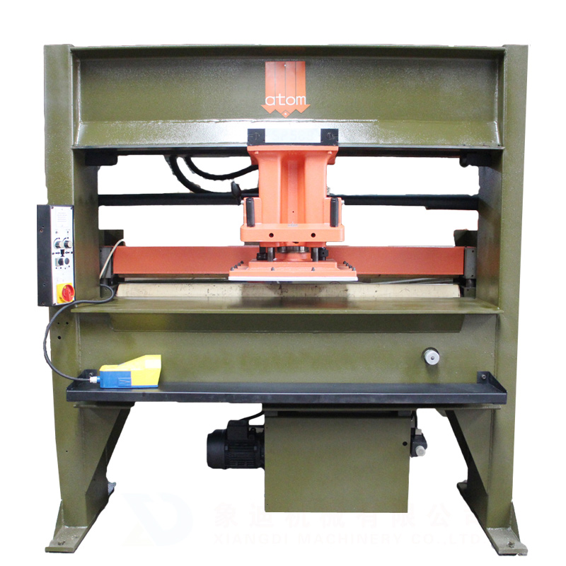Segunda mão Atom SP588 Travel Head hidráulico Máquina de prensa de corte Indústria de couro Máquina de corte e vinco