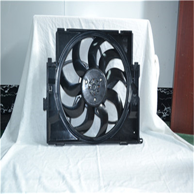 Ventilador de refrigeração do radiador do motor 17427640509 para BMW F30 / F35