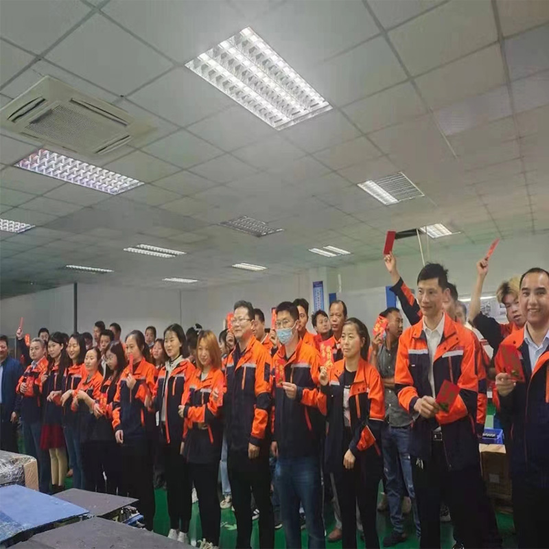 Envelopes vermelhos de anonovo