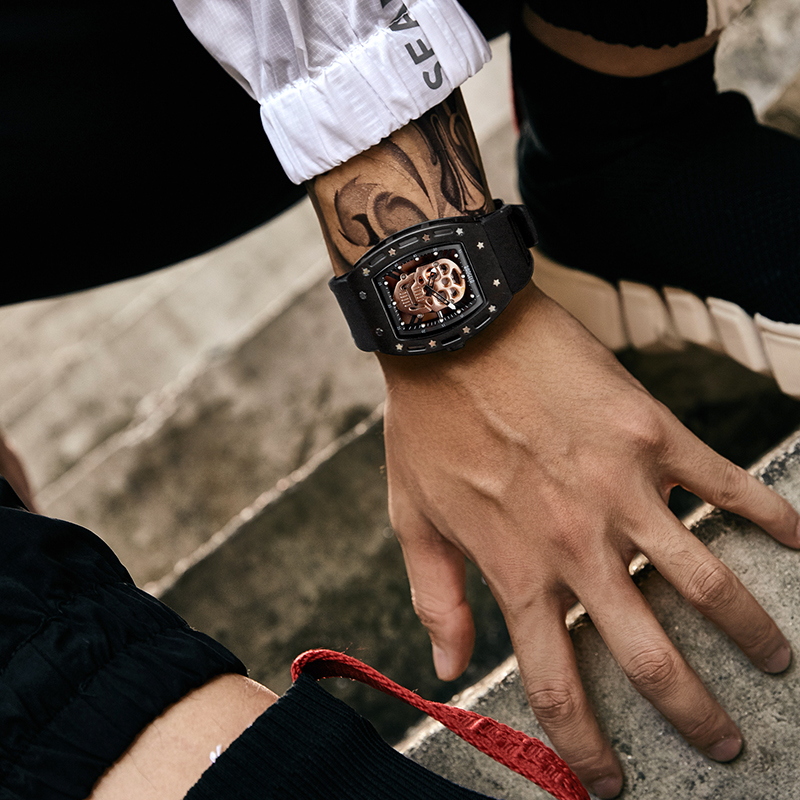 A McKinsey divulgou um relatório: Nos próximos cinco anos, a indústria de jóias e relógios de luxo sofisticados crescerá rapidamente!