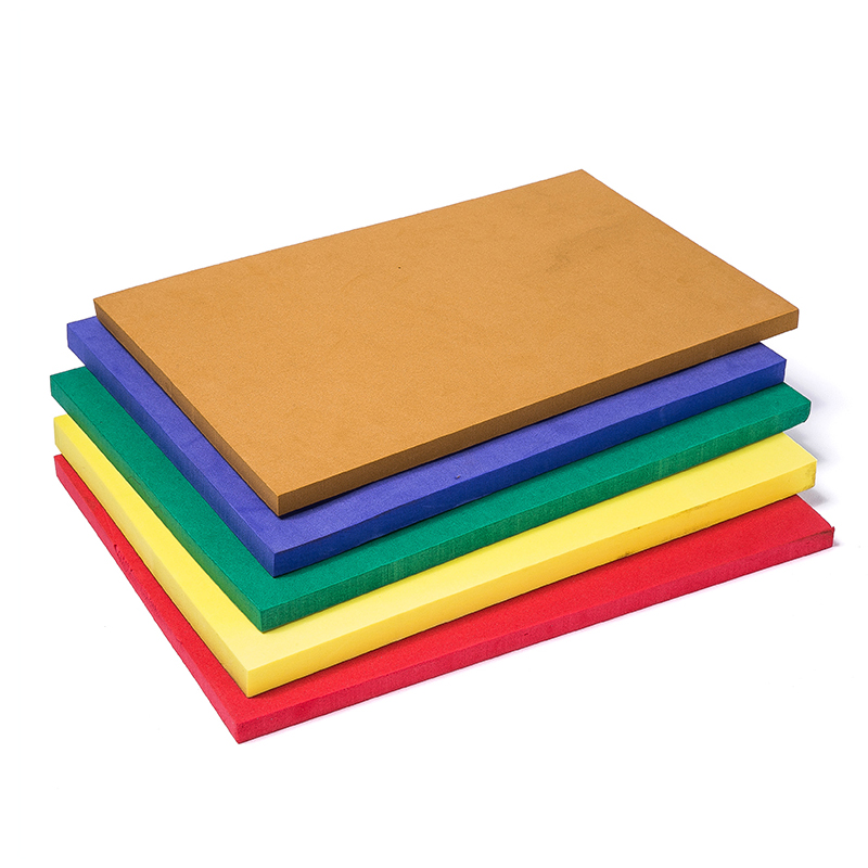 Injeção moldada EVA Foam vs. EVA moldada por compressão