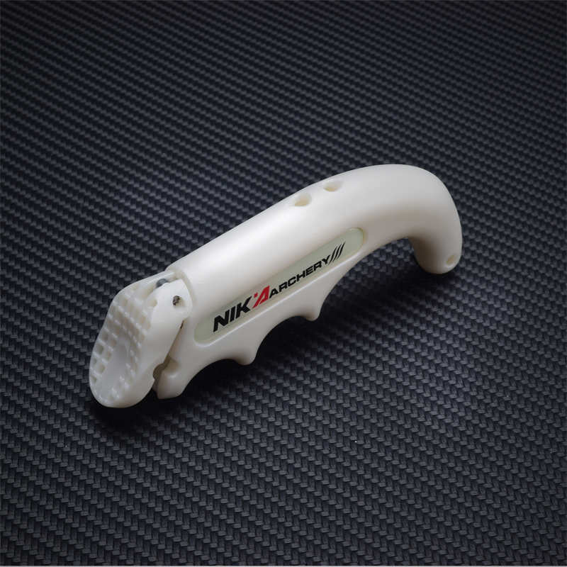 Nova armadura de polegar para arqueiros tradicionais de arco