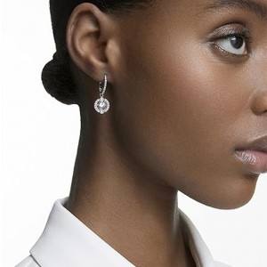 Brincos de argola de prata Crystal Dance SWAROVSKI Sparkling Dance Colar e brincos coleção de joias, acabamento em ródio, cristais azuis, cristais transparentes