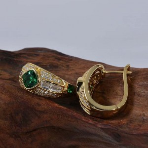 Majestic Timeless Luxury Eternal Elegance Radiant Emerald Glow Hoop Brincos de Charme Sofisticado