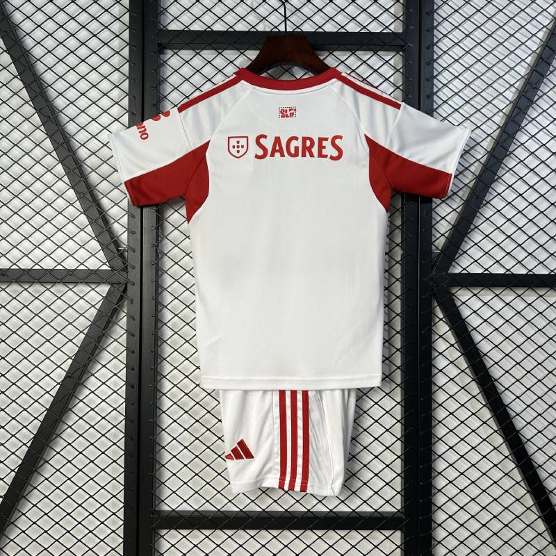 25/26 crianças Benfica Terceiro Tamanho do jogo: 16-28