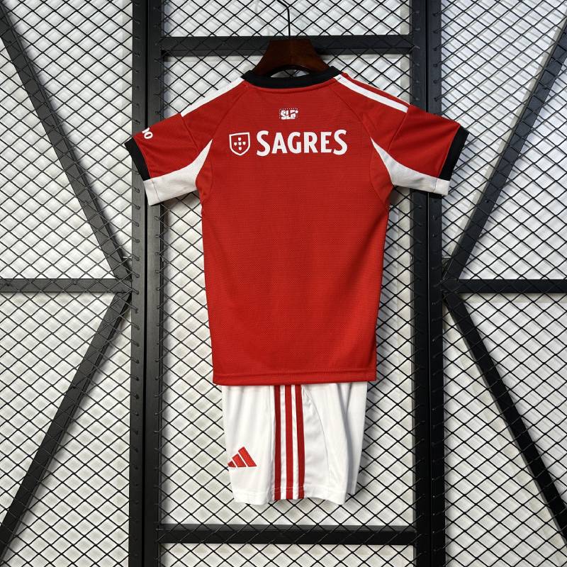 25/26 crianças Benfica Tamanho da casa: 16-28