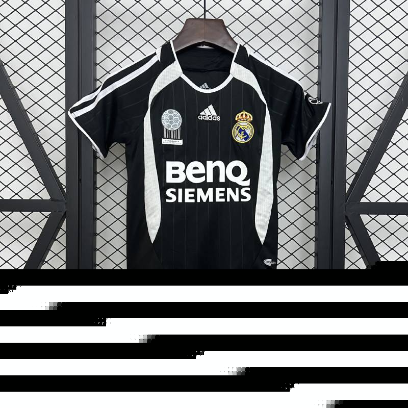 Crianças Real Madrid 06/07 Tamanho fora: 16-28