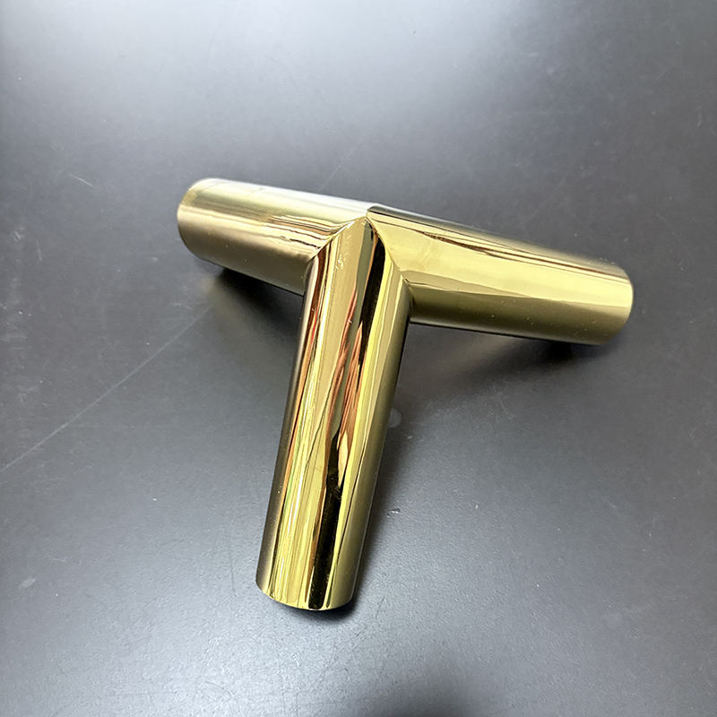 Zotye aço inoxidável em ouro eletroplatado triangular três-Ornamento de suporte oco dimensional