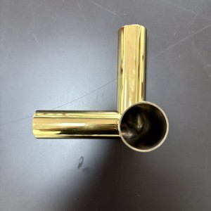 Zotye aço inoxidável em ouro eletroplatado triangular três-Ornamento de suporte oco dimensional